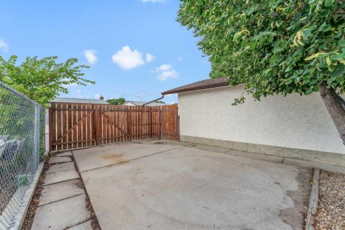 218 Carry Drive Se, Medicine Hat, AB 