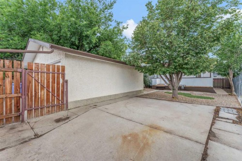 218 Carry Drive Se, Medicine Hat, AB 