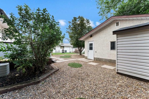 218 Carry Drive Se, Medicine Hat, AB 