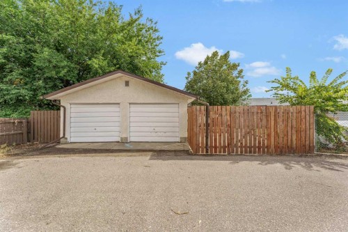 218 Carry Drive Se, Medicine Hat, AB 