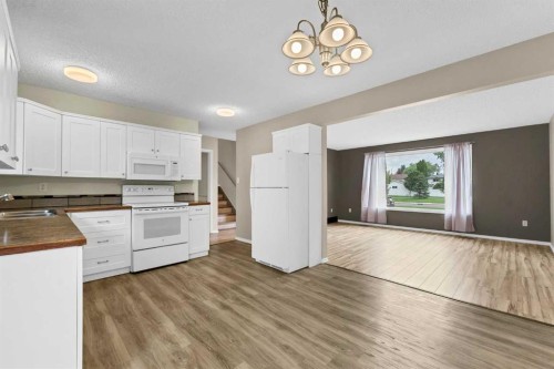218 Carry Drive Se, Medicine Hat, AB 