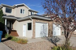 938 Manor Place SERedcliff, AB T0J 2P0