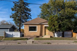 1114 Bridge Street SE Medicine Hat, AB T1A 1E2