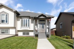 106 Ranchlands Way NEMedicine Hat, AB T1C 0E1