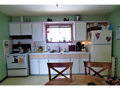 74032 Birch Avenue, Widewater, AB - Indoor Photo Showing Kitchen