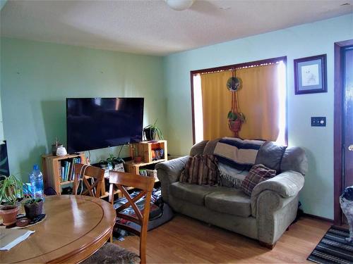 74032 Birch Avenue, Widewater, AB - Indoor Photo Showing Living Room
