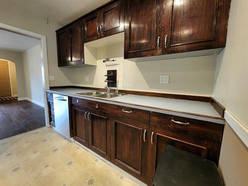 5022 10Th Ave, Edson, AB - Indoor Photo Showing Kitchen With Double Sink