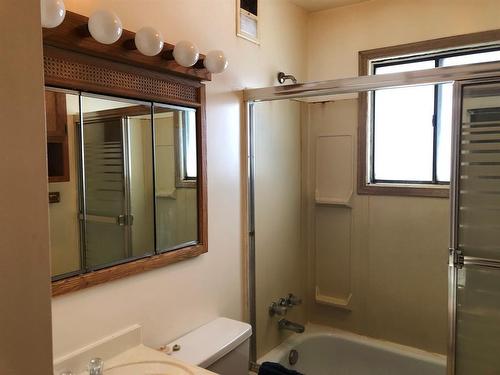 117 Poboktan Road, Hinton, AB - Indoor Photo Showing Bathroom
