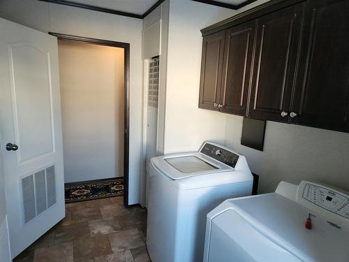 225 5Th Street, Fox Creek, AB - Indoor Photo Showing Laundry Room