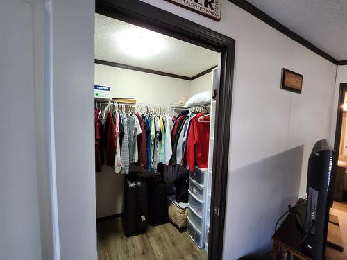 812 5A Street, Fox Creek, AB - Indoor With Storage
