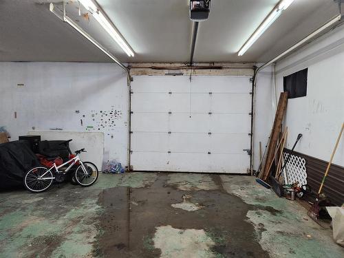 812 5A Street, Fox Creek, AB - Indoor Photo Showing Garage