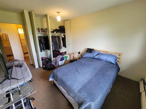 311-5317 5 Avenue, Edson, AB - Indoor Photo Showing Bedroom