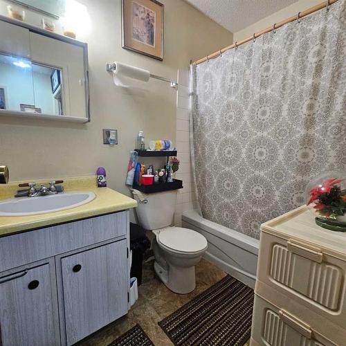 311-5317 5 Avenue, Edson, AB - Indoor Photo Showing Bathroom