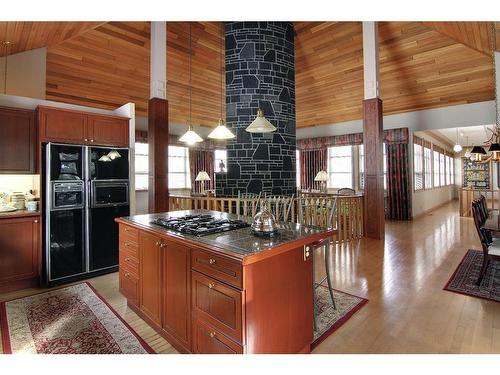 4 Cascade Court, Banff, AB - Indoor Photo Showing Kitchen