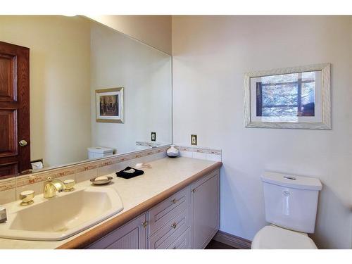 4 Cascade Court, Banff, AB - Indoor Photo Showing Bathroom