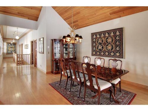 4 Cascade Court, Banff, AB - Indoor Photo Showing Dining Room