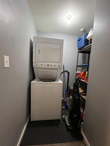 11-506 41 Street, Edson, AB - Indoor Photo Showing Laundry Room