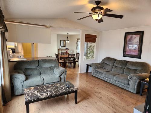 902 4 Avenue, Fox Creek, AB - Indoor Photo Showing Living Room