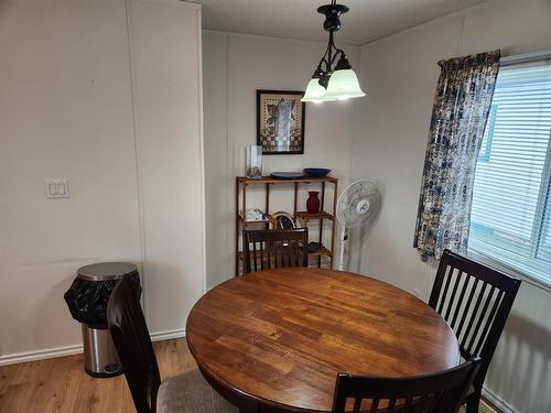 902 4 Avenue, Fox Creek, AB - Indoor Photo Showing Dining Room