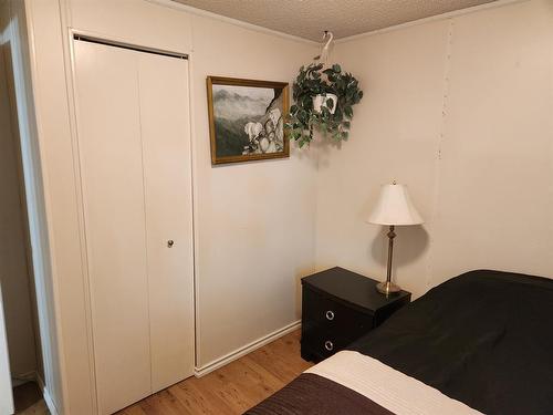 902 4 Avenue, Fox Creek, AB - Indoor Photo Showing Bedroom