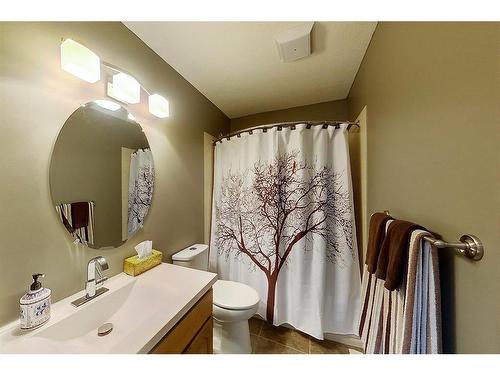 4311 8 Avenue, Edson, AB - Indoor Photo Showing Bathroom