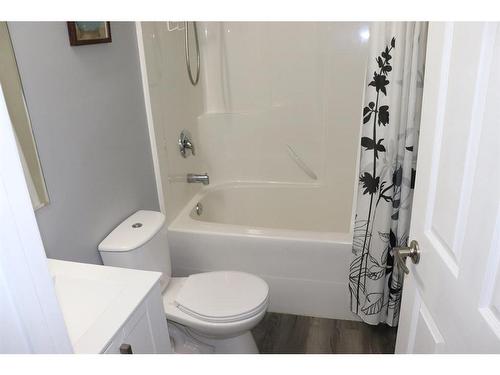 4111 15 Avenue, Edson, AB - Indoor Photo Showing Bathroom