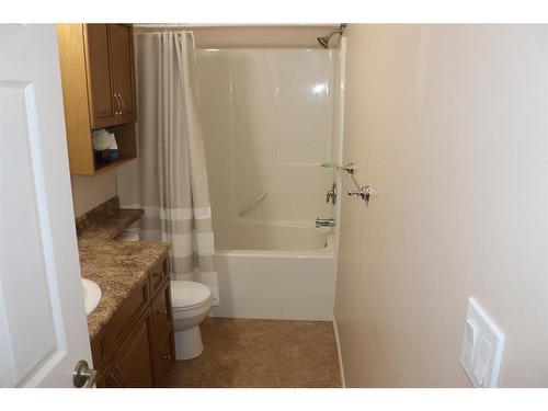 4111 15 Avenue, Edson, AB - Indoor Photo Showing Bathroom
