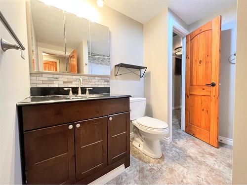 194073 Township Road 643, Rural Athabasca County, AB - Indoor Photo Showing Bathroom