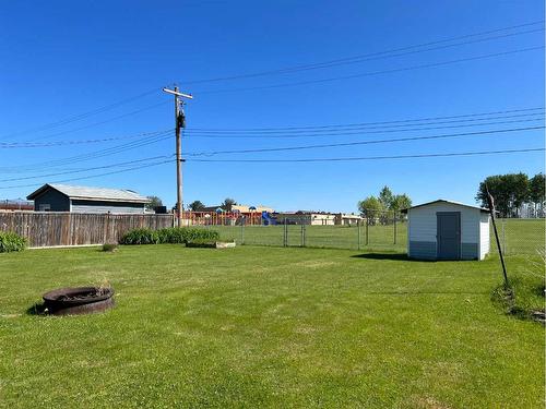 704 3 Avenue, Fox Creek, AB - Outdoor