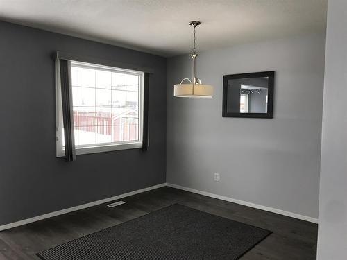 704 3 Avenue, Fox Creek, AB - Indoor Photo Showing Other Room