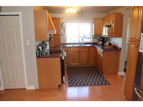 1805 63 Street, Edson, AB - Indoor Photo Showing Kitchen With Double Sink