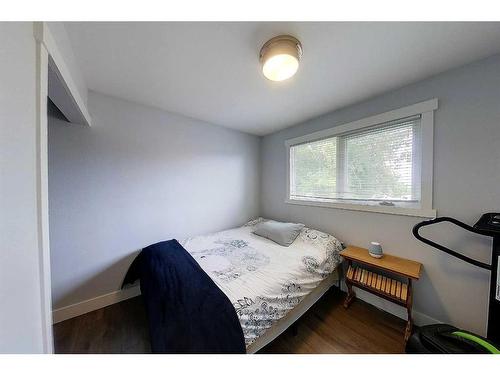 4920 47 Avenue, Evansburg, AB - Indoor Photo Showing Bedroom