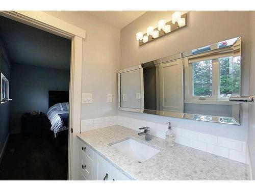 4920 47 Avenue, Evansburg, AB - Indoor Photo Showing Bathroom