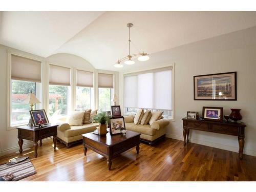 102 Appleyard Cove, Hinton, AB - Indoor Photo Showing Living Room