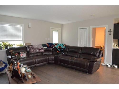 194077 Township Road 643, Rural Athabasca County, AB - Indoor Photo Showing Living Room