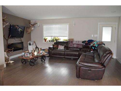 194077 Township Road 643, Rural Athabasca County, AB - Indoor Photo Showing Living Room