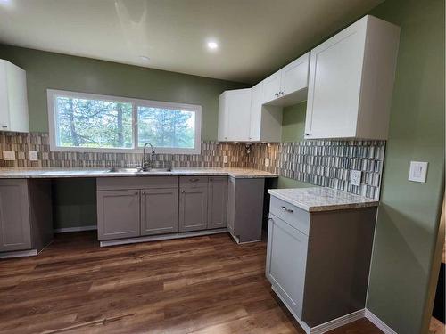 54023 Highway 751, Rural Yellowhead County, AB - Indoor Photo Showing Kitchen With Double Sink