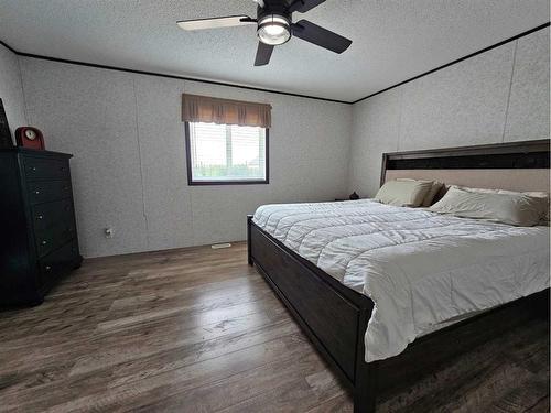 106, 590079 Range Road 113, Rural Woodlands County, AB - Indoor Photo Showing Bedroom