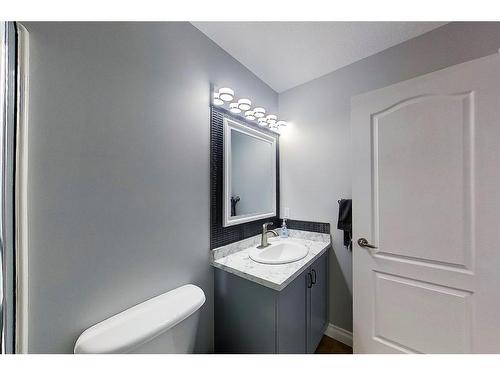 303-5037 7 Avenue, Edson, AB - Indoor Photo Showing Bathroom