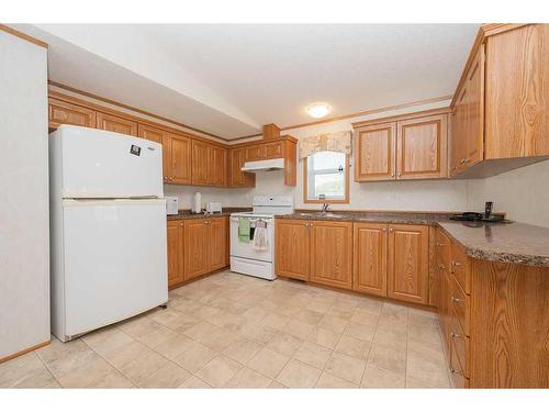 651001 Highway 2, Athabasca, AB - Indoor Photo Showing Kitchen