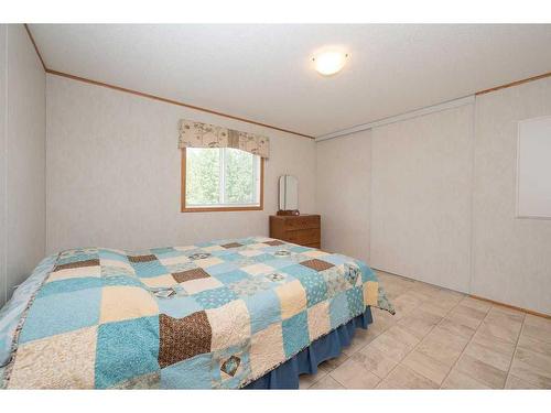 651001 Highway 2, Athabasca, AB - Indoor Photo Showing Bedroom