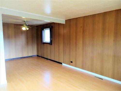 190 Sunwapta Drive, Hinton, AB - Indoor Photo Showing Other Room