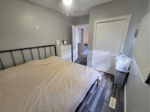 514 65 Street, Edson, AB - Indoor Photo Showing Bedroom