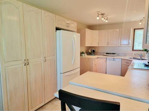 2, 240054 Township Road 670, Rural Athabasca County, AB - Indoor Photo Showing Kitchen With Double Sink