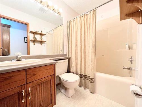 4506 Hees Drive, Athabasca, AB - Indoor Photo Showing Bathroom
