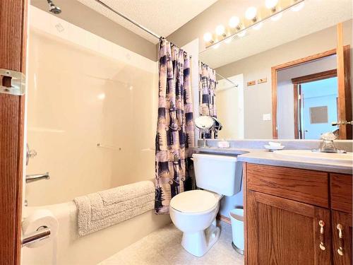 4506 Hees Drive, Athabasca, AB - Indoor Photo Showing Bathroom