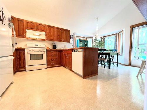 4506 Hees Drive, Athabasca, AB - Indoor Photo Showing Kitchen