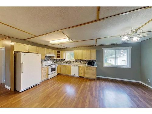 6603 5 Avenue, Edson, AB - Indoor Photo Showing Kitchen