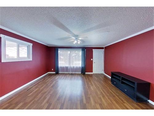 6603 5 Avenue, Edson, AB - Indoor Photo Showing Other Room