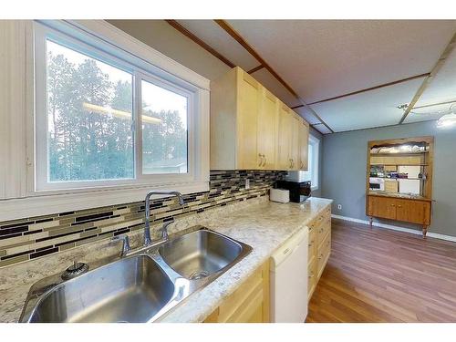 6603 5 Avenue, Edson, AB - Indoor Photo Showing Kitchen With Double Sink